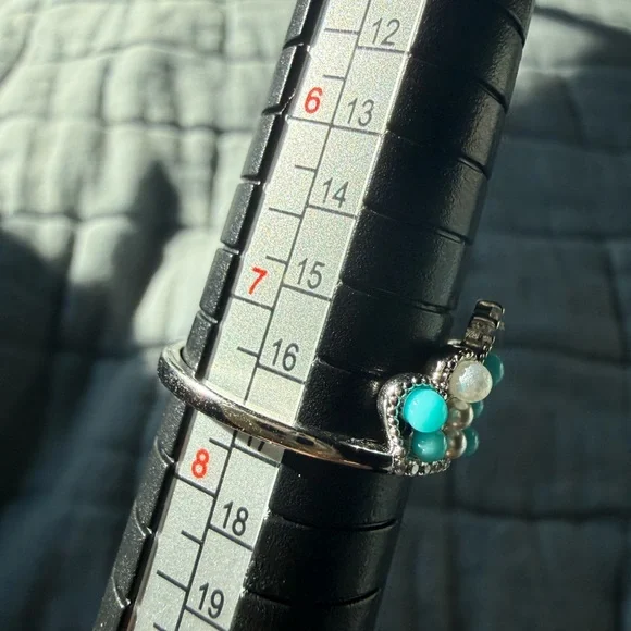 NEW! Pretty Bird Jewelry Turquoise and Faux Pearl Crown Ring - Picture 8 of 11